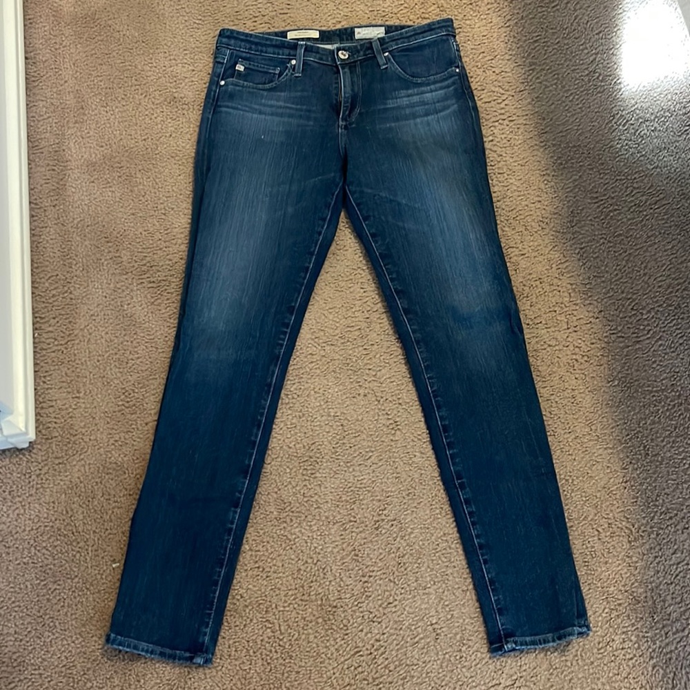 Size 29 AG mid rise cigarette jeans. “The Prima”